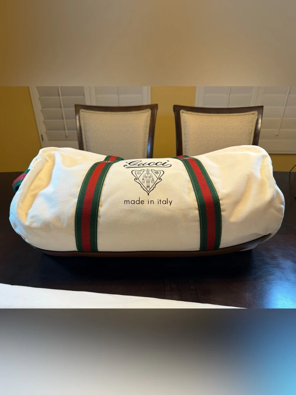 New Authentic Gucci Crest Logo Ivory Canvas Duffle Bag Large